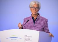 Λαγκάρντ: Κοντά στον στόχο του 2% ο πληθωρισμός – Παραμένουν οι αβεβαιότητες λόγω δασμών Τραμπ Λαγκάρντ: Κοντά στον στόχο του 2% ο πληθωρισμός – Παραμένουν οι αβεβαιότητες λόγω δασμών Τραμπ