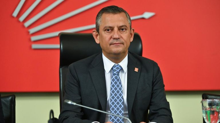 Τουρκία: Επενδυτές και αγορές αναμένουν την ετυμηγορία για τη νομιμότητα του κόμματος Ιμάμογλου