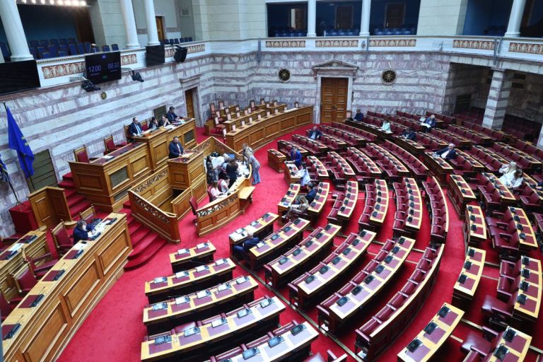Θερμό καλοκαίρι που κρίνει εκλογές και ΔΕΘ