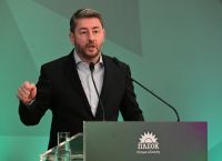 ΠΑΣΟΚ: Σε περιδίνηση με φόντο τις δημοσκοπήσεις ΠΑΣΟΚ: Σε περιδίνηση με φόντο τις δημοσκοπήσεις