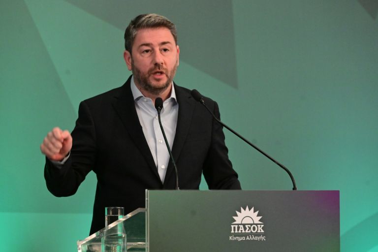 ΠΑΣΟΚ: Σε περιδίνηση με φόντο τις δημοσκοπήσεις