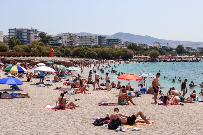 Ελληνικός τουρισμός 2025: Προκλήσεις και στρατηγικές για βιώσιμη ανάπτυξη