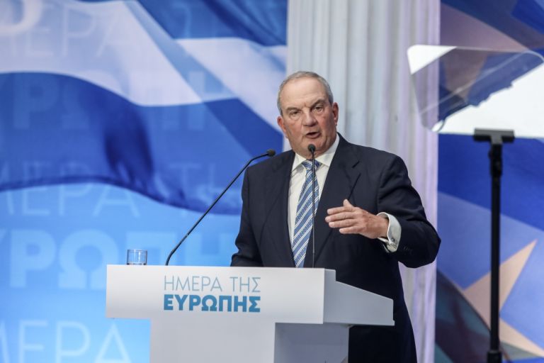 Καραμανλής: Σε τροχιά απόκλισης από τον Σαμαρά