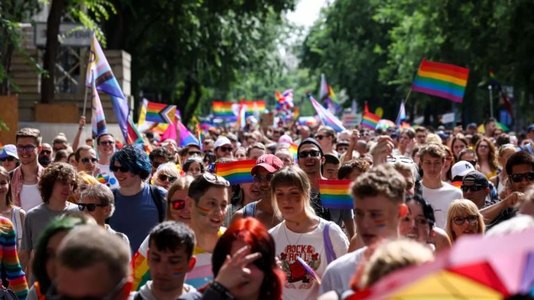 Ουγγαρία: Μεγάλη συμμετοχή στο Pride της Βουδαπέστης παρά την απαγόρευση Ορμπαν
