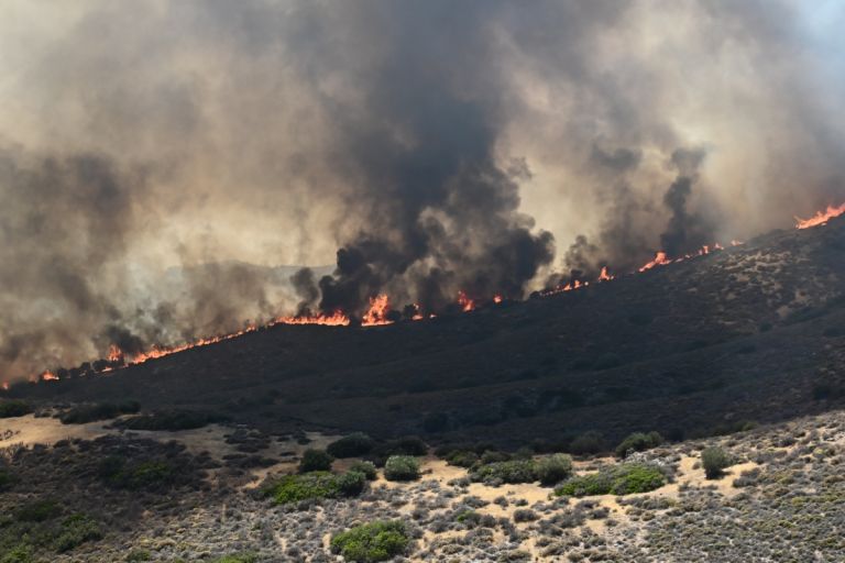 Θεσσαλονίκη: Χωρίς ενεργό μέτωπο οι φωτιές σε Ευαγγελισμό και Λουτρά Λαγκαδά