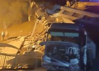 Ρωσία: 7 νεκροί και 70 τραυματίες από κατάρρευση γέφυρας Ρωσία: 7 νεκροί και 70 τραυματίες από κατάρρευση γέφυρας