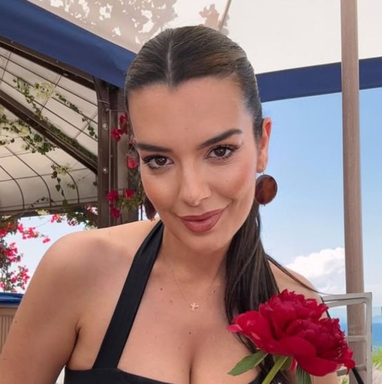 Νικολέττα Ράλλη: Ποζάρει με μπικίνι στο Instagram με φουλ καλοκαιρινή διάθεση [pic]