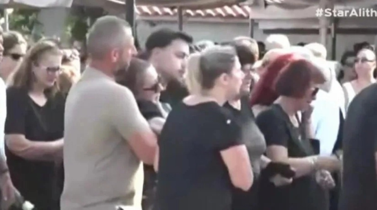 Άρτα: Σπαρακτικό αντίο από μαθητές και δασκάλους στον 12χρονο – «Προάγεται τιμητικά στην έκτη τάξη»