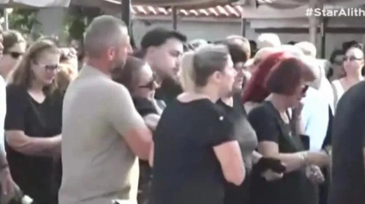 Άρτα: Σπαρακτικό αντίο από μαθητές και δασκάλους στον 12χρονο – «Προάγεται τιμητικά στην έκτη τάξη»