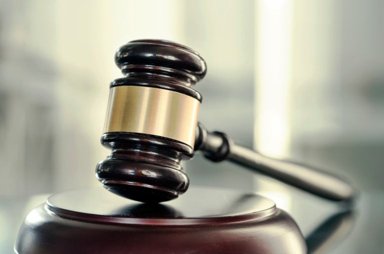 Πειθαρχικά και περικοπές σε δικαστές που καθυστερούν δικαστικές αποφάσεις