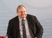 Βόμβες Βενιζέλου κατά Μητσοτάκη για αναθεώρηση του Συντάγματος Βόμβες Βενιζέλου κατά Μητσοτάκη για αναθεώρηση του Συντάγματος