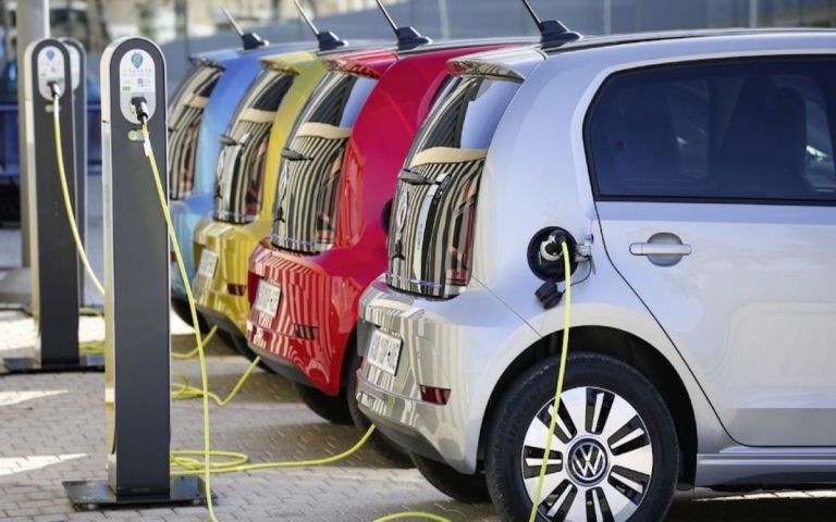 Νέες επιδοτήσεις σε 559 δικαιούχους από το «Κινούμαι Ηλεκτρικά ΙΙ και ΙΙΙ»