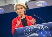 Κλίμα “παραίτησης” στην ΕΕ για τις εμπορικές διαπραγματεύσεις με Τραμπ Κλίμα “παραίτησης” στην ΕΕ για τις εμπορικές διαπραγματεύσεις με Τραμπ