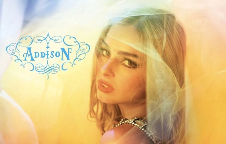 Addison Rae: Η 24χρονη TikToker που έγινε η πιο ενδιαφέρουσα ποπ σταρ της γενιάς της