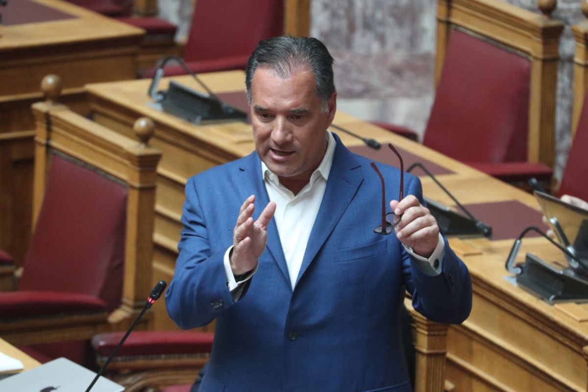 Σκληρή απάντηση Άδωνι: Οι μάσκες πέφτουν για μάρτυρες και Κύρτσο