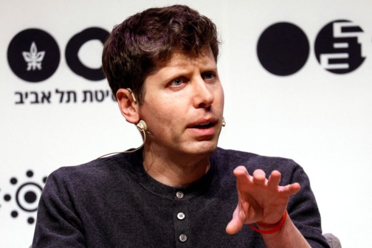 Όλα τα λεφτά για τα μυαλά της OpenAI – Η Meta τους δελεάζει με μισθούς των 100 εκατ. δολαρίων