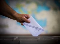 Βαπτίζουν …δημοσκοπήσεις την πολιτική τους απόγνωση Βαπτίζουν …δημοσκοπήσεις την πολιτική τους απόγνωση