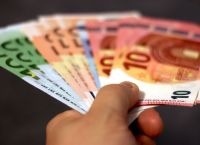Επίδομα αδείας: Δείτε πόσα χρήματα θα πάρετε – Πότε πρέπει να καταβληθεί Επίδομα αδείας: Δείτε πόσα χρήματα θα πάρετε – Πότε πρέπει να καταβληθεί