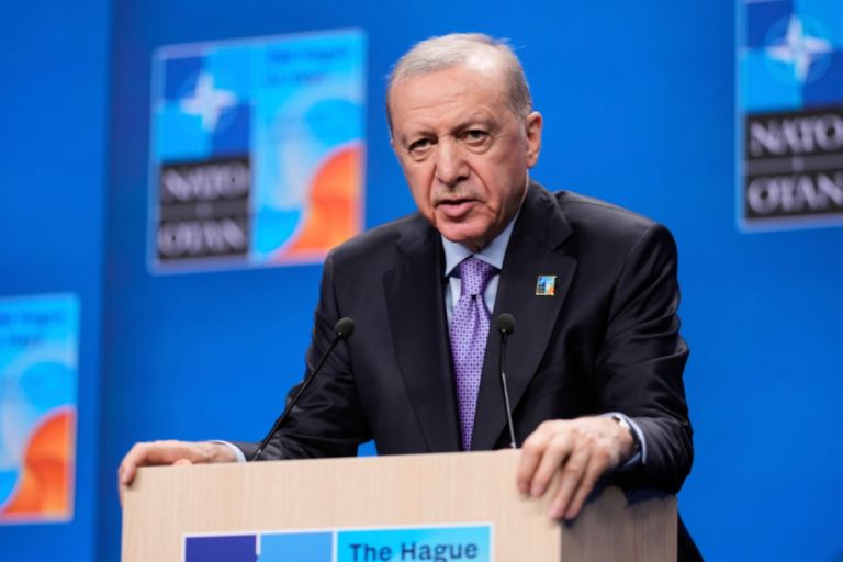 Ερντογάν σε διπλό ταμπλό: Πιέζει ΗΠΑ για F-35 και Ευρώπη για Eurofighter