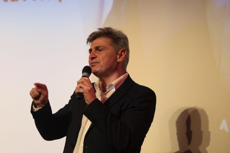 Φαραντούρης: «Ασφάλεια δεν είναι μόνο όπλα – Να δοθούν ευρωπαϊκά κονδύλια για νερό, δίκτυα, υποδομές»