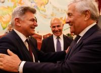 Συνάντηση Νικόλα Φαραντούρη – Αντόνιο Tαγιάνι στη Σικελία: «Είναι η ώρα της Ευρώπης» Συνάντηση Νικόλα Φαραντούρη – Αντόνιο Tαγιάνι στη Σικελία: «Είναι η ώρα της Ευρώπης»