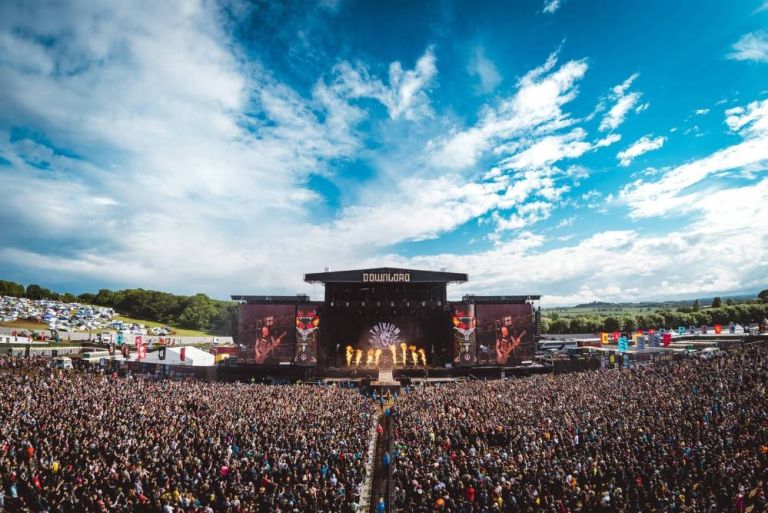 Download Festival: Η αστυνομία καλεί τους ροκάδες να απενεργοποιήσουν τα κινητά τους
