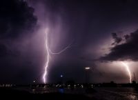 Η νότια Ευρώπη πνίγεται, ενώ η βόρεια φλέγεται Η νότια Ευρώπη πνίγεται, ενώ η βόρεια φλέγεται
