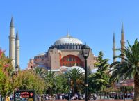 Hagia Sophia Restoration: Byzantine-Hellenistic Icon Faces Quake Risk Hagia Sophia Restoration: Byzantine-Hellenistic Icon Faces Quake Risk