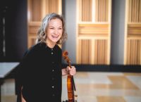 Hilary Hahn: Μία από τις σημαντικότερες βιολονίστες της εποχής μας έρχεται στο πλαίσιο του Φεστιβάλ Αθηνών Hilary Hahn: Μία από τις σημαντικότερες βιολονίστες της εποχής μας έρχεται στο πλαίσιο του Φεστιβάλ Αθηνών