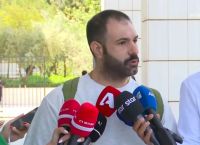 Ξέσπασμα Καρκά κατά Τσαρούχα: «Ξυλοκοπούσε πρώην συντρόφους του,τις κρατούσαν για να μην τον καταγγείλουν» Ξέσπασμα Καρκά κατά Τσαρούχα: «Ξυλοκοπούσε πρώην συντρόφους του,τις κρατούσαν για να μην τον καταγγείλουν»