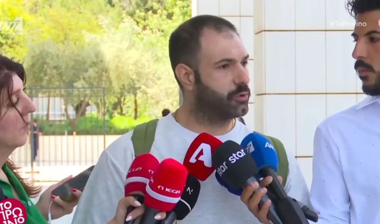 Ξέσπασμα Καρκά κατά Τσαρούχα: «Ξυλοκοπούσε πρώην συντρόφους του,τις κρατούσαν για να μην τον καταγγείλουν»