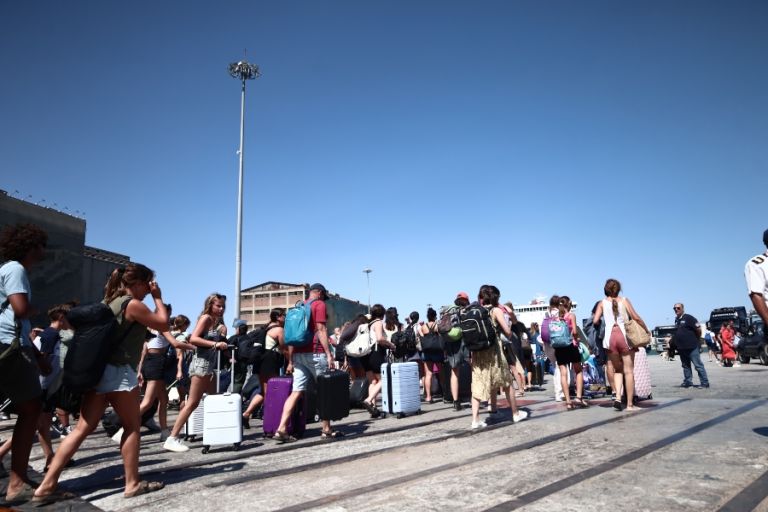 Τριήμερο Αγίου Πνεύματος 2025: Μαζική η έξοδος των εκδρομέων-Την Παρασκευή το μεγαλύτερο κύμα εξόδου