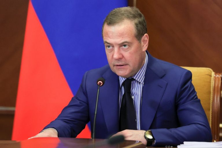 Μεντβέντεφ: Η Ρωσία δεν αναζητά συμβιβασμό, αλλά “γρήγορη νίκη” μέσω των συνομιλιών της Κωνσταντινούπολης
