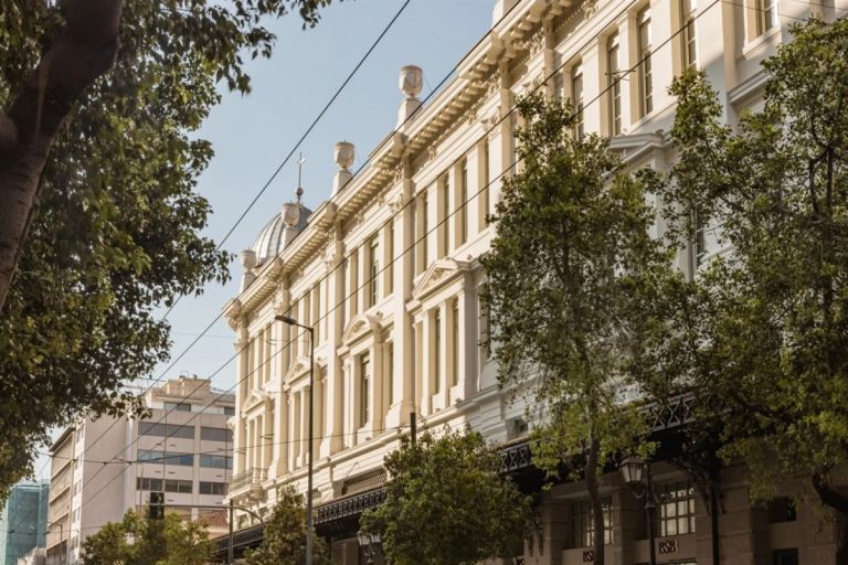 Μέγαρο Αρσακείου: Αποκαλύπτεται η νέα πρόσοψη επί της Σταδίου
