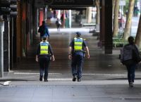 Μελβούρνη: Αυτοκίνητο εισέβαλε σε πολυσύχναστο εμπορικό κέντρο Μελβούρνη: Αυτοκίνητο εισέβαλε σε πολυσύχναστο εμπορικό κέντρο