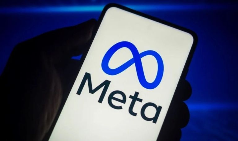 Meta: Κοντά σε ιστορικά υψηλά η μετοχή χάρη στις επενδύσεις στο AI – Τα σχέδια για το WhatsAp