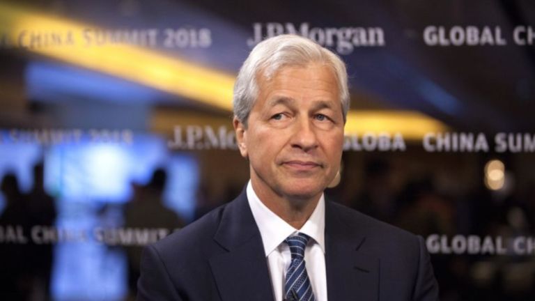 JPMorgan: Η “καθαρή” τεχνολογία γίνεται γεωπολιτικό εργαλείο