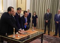 Ορκίστηκαν ο νέος υπουργός Μετανάστευσης, Θάνος Πλεύρης και τρεις υφυπουργοί Ορκίστηκαν ο νέος υπουργός Μετανάστευσης, Θάνος Πλεύρης και τρεις υφυπουργοί