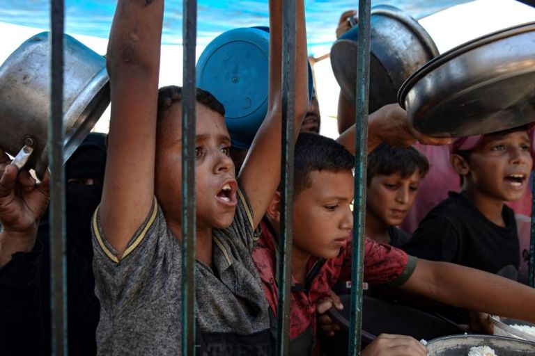«Παγίδες θανάτου» τα νέα σημεία διανομής ανθρωπιστικής βοήθειας στη Γάζα: 65 νεκροί μέσα σε μία μέρα