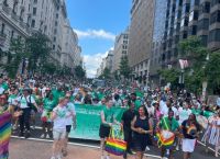 Χιλιάδες παρέλασαν στο Pride της Ουάσινγκτον: Διαμαρτυρία για τα ΛΟΑΤΚΙ+δικαιώματα κόντρα στην ατζέντα Τραμπ Χιλιάδες παρέλασαν στο Pride της Ουάσινγκτον: Διαμαρτυρία για τα ΛΟΑΤΚΙ+δικαιώματα κόντρα στην ατζέντα Τραμπ
