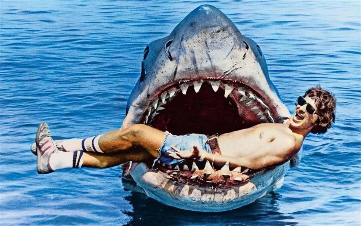 Γιατί τα Σαγόνια του Καρχαρία παραλίγο να καταστρέψουν την καριέρα του Στίβεν Σπίλμπεργκ