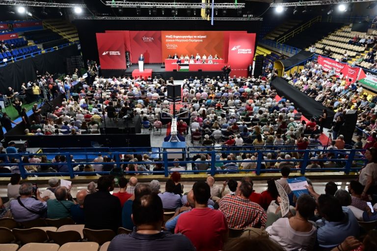 ΣΥΡΙΖΑ: Πέρασαν οι θέσεις της πλειοψηφίας – Aπορρίφθηκαν οι τροπολογίες Πολάκη για τράπεζες, εκλογή προέδρου