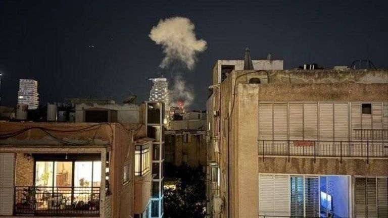 tel aviv: Φλέγεται η Μέση Ανατολή-Συνεχίζονται οι εκατέρωθεν επιθέσεις-Τουλάχιστον τρεις οι νεκροί στο Ισραήλ