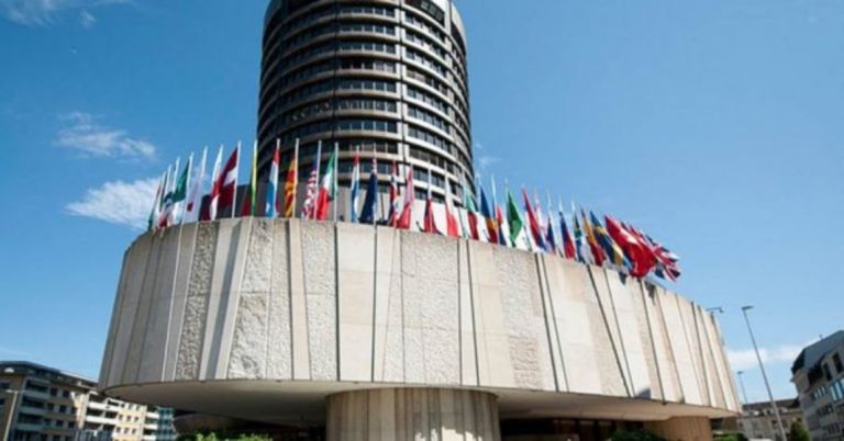 Τράπεζα Διεθνών Διακανονισμών: Ισχυροί κίνδυνοι για το χρηματοπιστωτικό σύστημα από τον εμπορικό πόλεμο Τραμπ