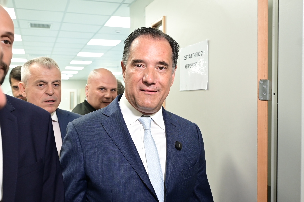 Άδωνις Γεωργιάδης: Πρεμιέρα για το βραχιολάκι και στο ΚΑΤ