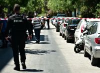 Πυροβολισμοί στην Ακαδημία Πλάτωνος: Τραυματίες ένας Τούρκος και ένας αστυνομικός Πυροβολισμοί στην Ακαδημία Πλάτωνος: Τραυματίες ένας Τούρκος και ένας αστυνομικός