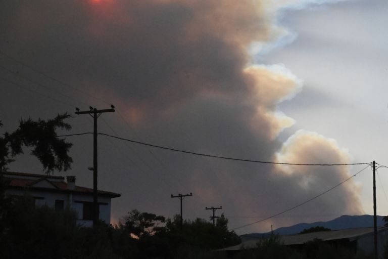 Φωτιά στον Φενεό Κορινθίας: Εκκενώθηκαν επτά οικισμοί, μήνυμα 112