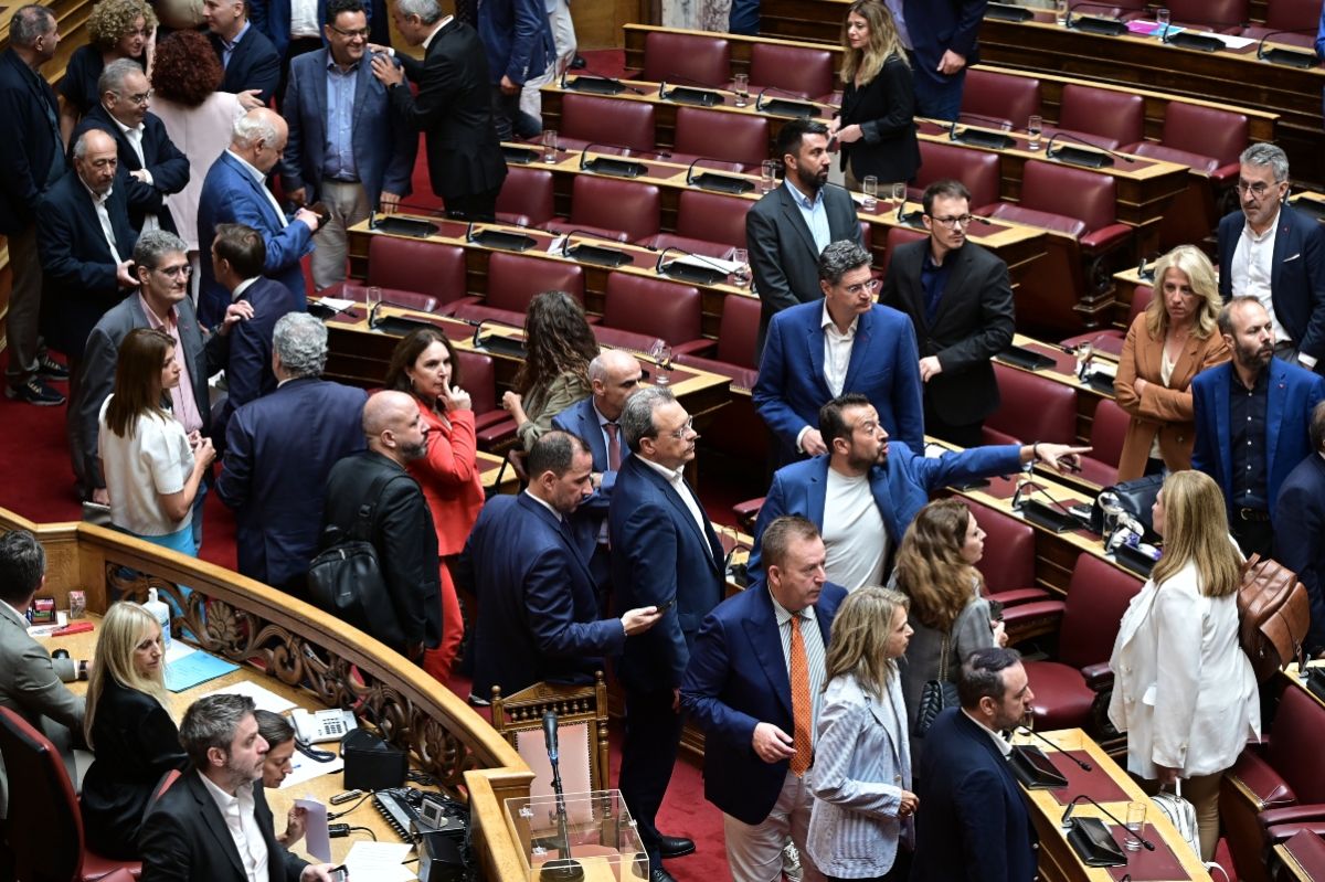 Βουλή: Απορρίφθηκαν οι προτάσεις για Προανακριτική σε βάρος Βορίδη και Αυγενάκη
