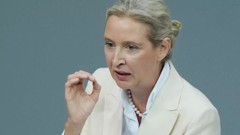 Γερμανία: «Σκέπασαν» με θόρυβο την απολογιστική συνέντευξη της Βάιντελ του AfD