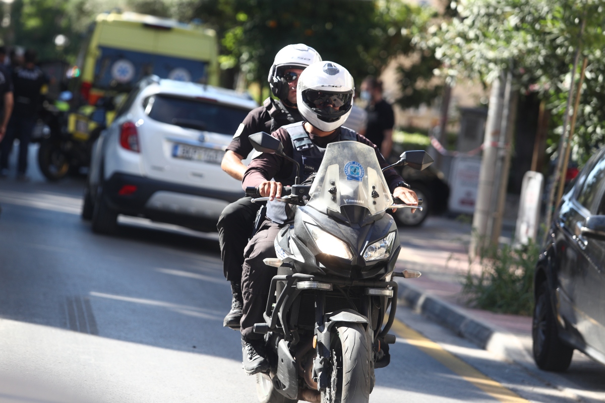 Δολοφονία στην Αγία Παρασκευή: Η ΕΛ.ΑΣ ψάχνει άνδρα του περιβάλλοντος του θύματος
